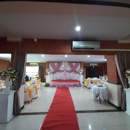 פיטסנולוק Le Parc Wangnang Hotel מראה חיצוני תמונה
