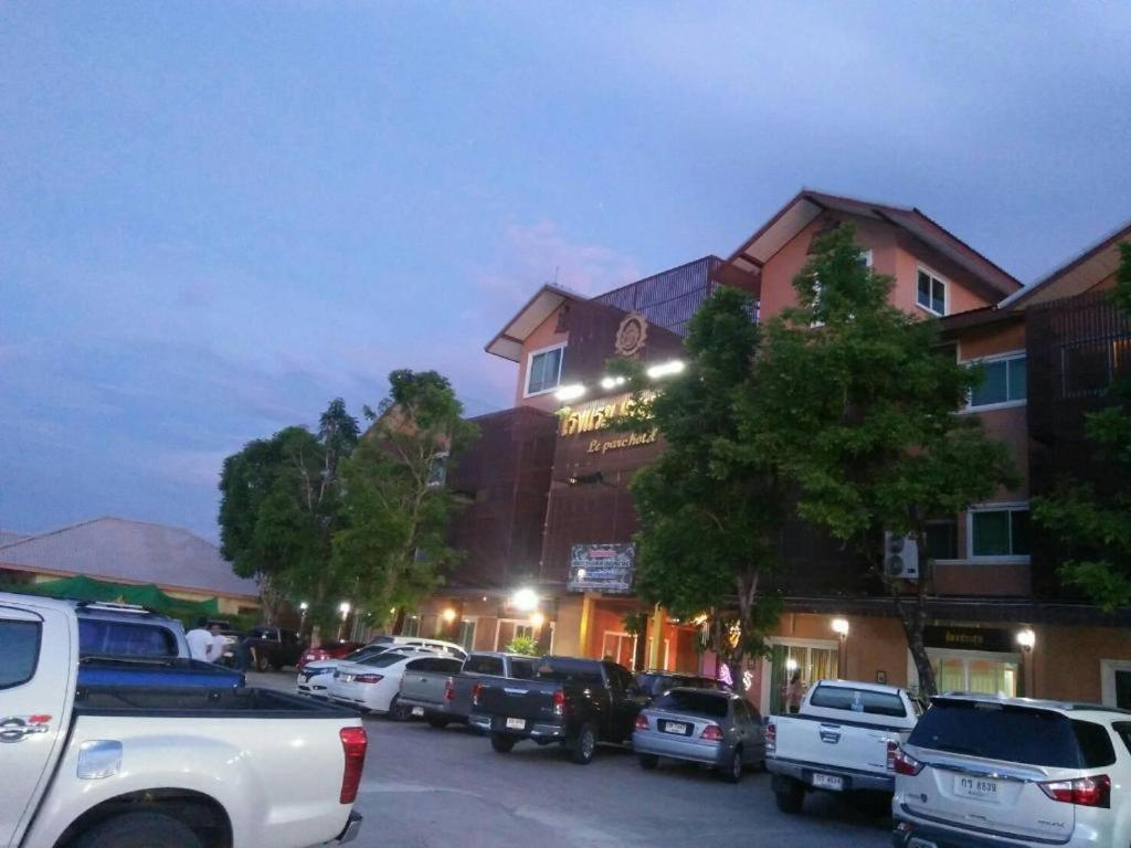פיטסנולוק Le Parc Wangnang Hotel מראה חיצוני תמונה