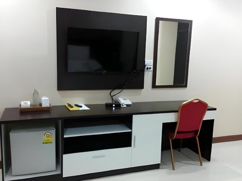 פיטסנולוק Le Parc Wangnang Hotel מראה חיצוני תמונה