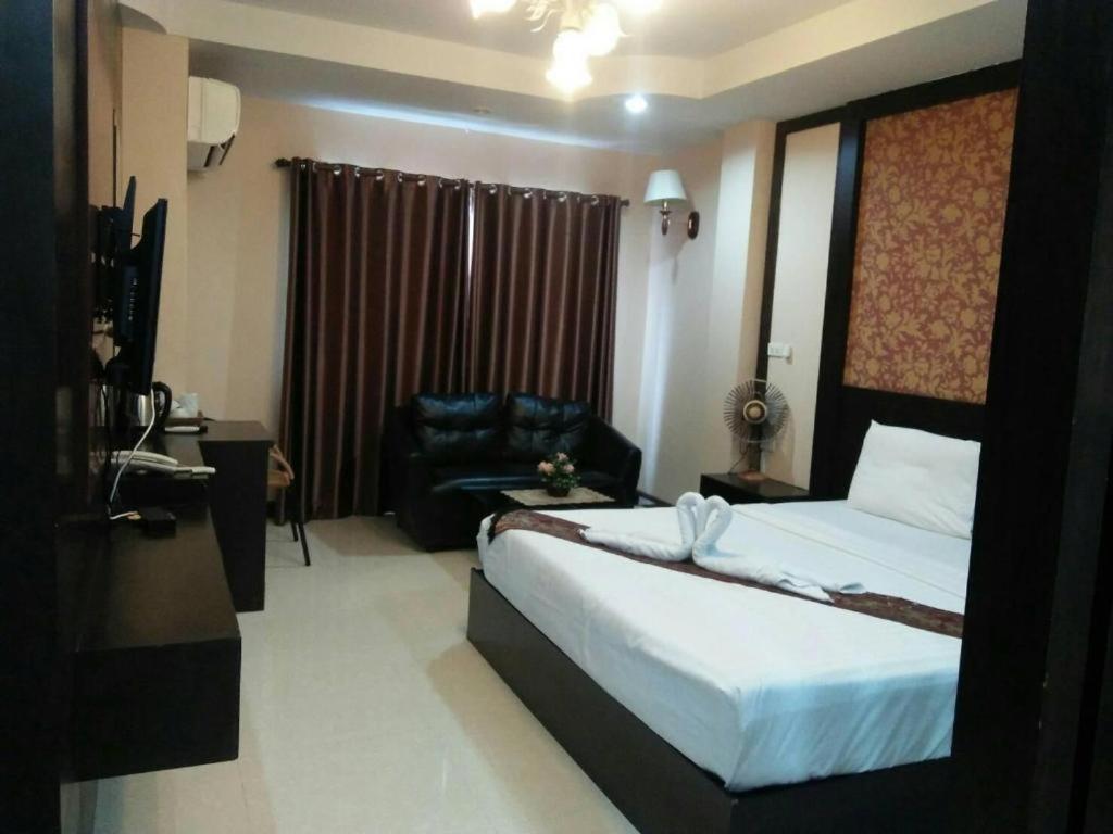 פיטסנולוק Le Parc Wangnang Hotel מראה חיצוני תמונה