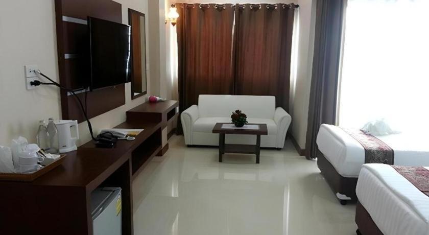 פיטסנולוק Le Parc Wangnang Hotel מראה חיצוני תמונה