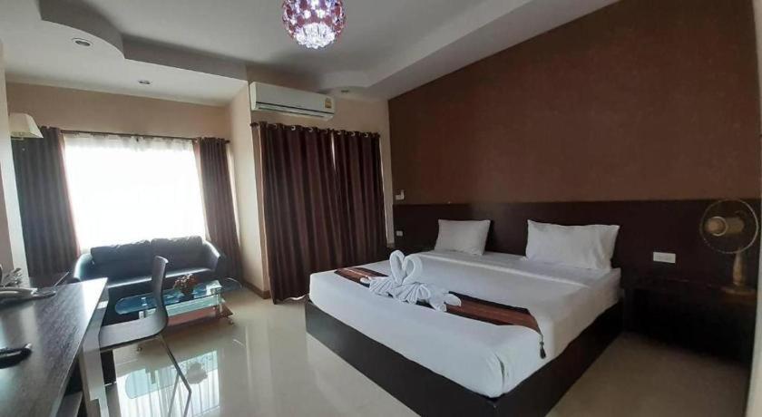 פיטסנולוק Le Parc Wangnang Hotel מראה חיצוני תמונה