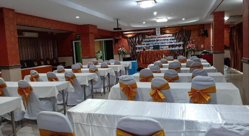 פיטסנולוק Le Parc Wangnang Hotel מראה חיצוני תמונה
